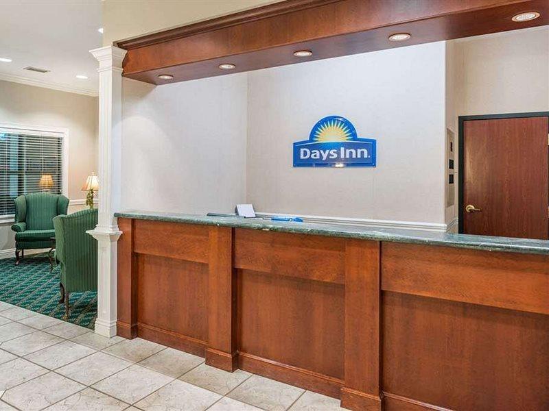 Days Inn By Wyndham Paducah Bagian luar foto