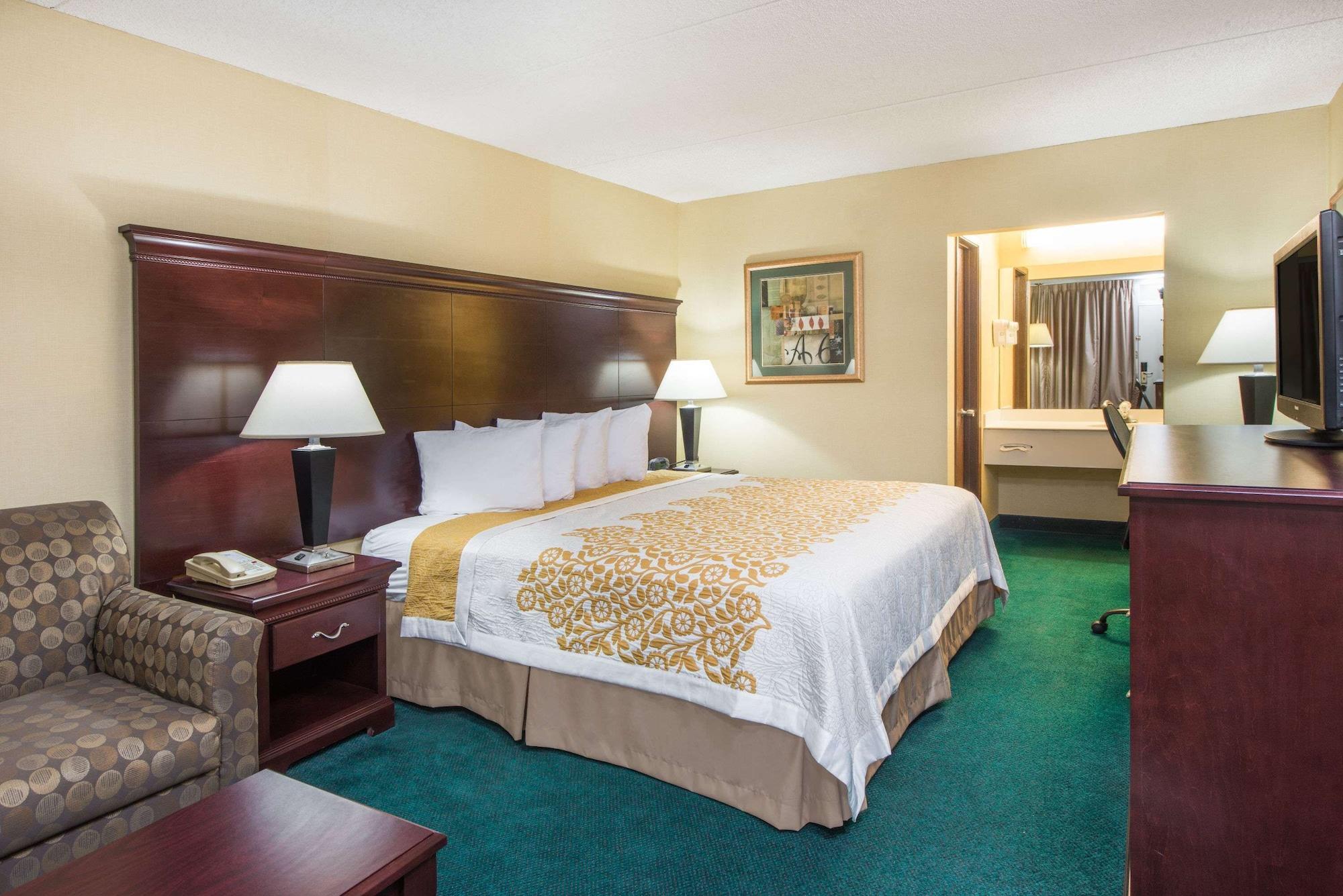 Days Inn By Wyndham Paducah Bagian luar foto