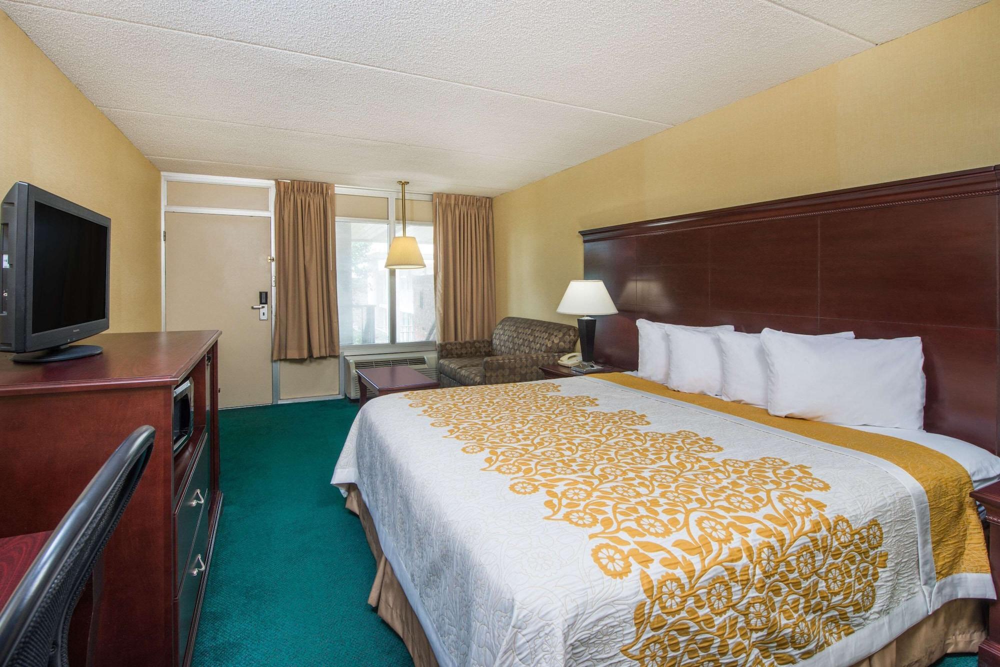 Days Inn By Wyndham Paducah Bagian luar foto