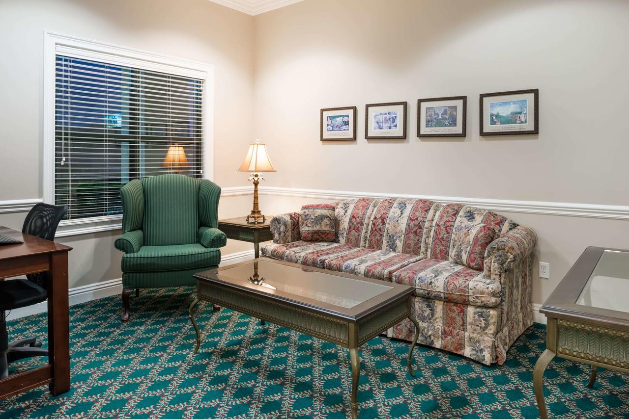 Days Inn By Wyndham Paducah Bagian luar foto
